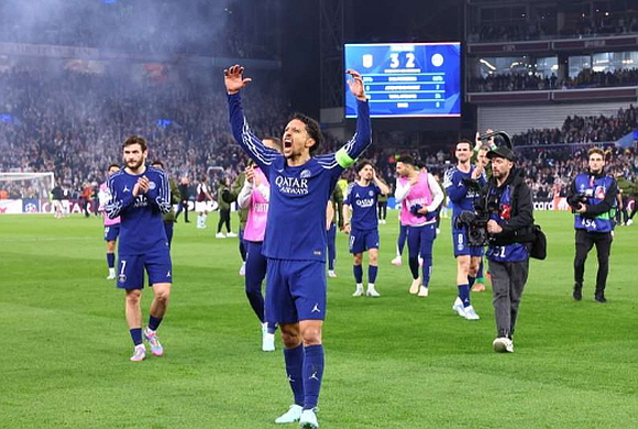 PSG, 애스턴 빌라에 2-3으로 패배했지만 1, 2차전 합계 5-4로 UCL 4강 진출. ⓒ파리 생제르맹