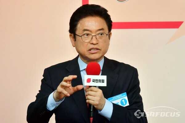 17일 B조 이철우 예비후보가 발언을 하고 있다.(2)