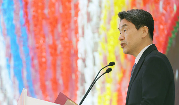 이주호 대통령 권한대행 부총리 겸 교육부 장관이 5일 서울 종로구 조계사에서 열린 부처님오신날 봉축법요식에서 축사하고 있다 ⓒ뉴시스