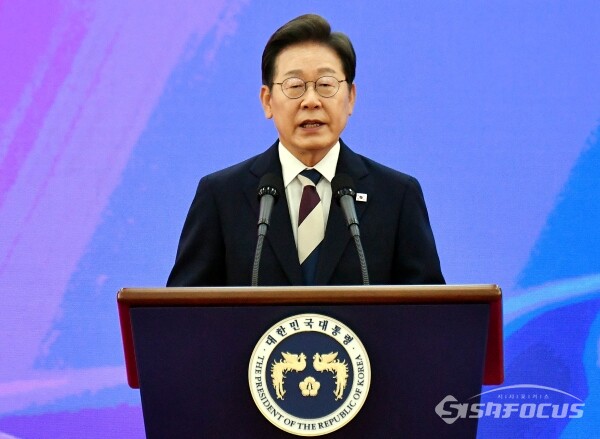 4일 이재명 대통령이 취임 연설을 하고 있다.(2)