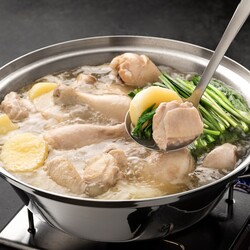 정육각이 서울 동대문식 닭 한마리를 구현한 초신선 닭한마리 밀키트를 출시했다. ⓒ정육각