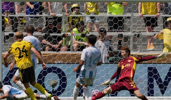 울산, 조현우의 눈부신 선방 빛 바래며 도르트문트전 0-1 석패. ⓒ뉴시스