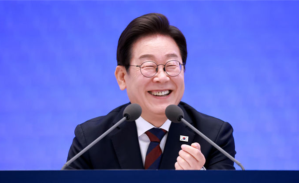 이재명 대통령이 3일 청와대 영빈관에서 열린 '대통령의 30일, 언론이 묻고 국민에게 답하다' 기자회견에서 출입기자들 질문에 답변하고 있다. ⓒ뉴시스