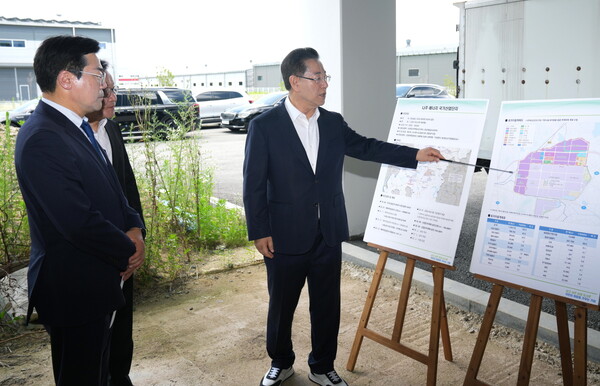 박찬대 국회원 나주 에너지국가산단 현장 방문. 사진/전남도청