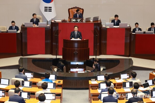 이재명 대통령이 지난달 26일 오전 서울 여의도 국회 본청에서 추가경정예산 시정연설을 하고 있다. 사진 / 오훈 기자