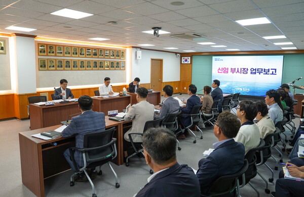 목포시 조석훈 부시장이 시장 권한대행 체제 속 시정 챙기기에 박차를 가하고 있다. 사진/목포시청