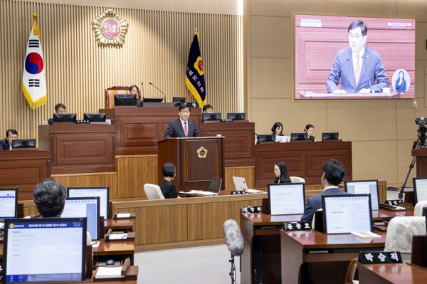 황두영 도의원이 제356회 제1차 정례회에서 구미 지역의 주요 현안을 집중적으로 다루고 있다.ⓒ경북도의회