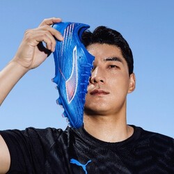 푸마가 본능적인 스피드를 강조한 축구화 ‘울트라 6’를 포함한 ‘언태임드 팩(UNTAMED PACK)’을 1국내 출시했다. ⓒ푸마