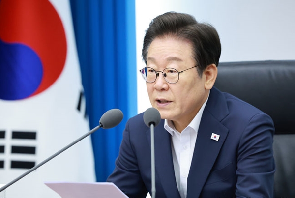 이재명 대통령이 30일 서울 용산 대통령실 청사에서 열린 비상경제점검 태스크포스(TF) 3차회의에서 발언하고 있다. ⓒ뉴시스