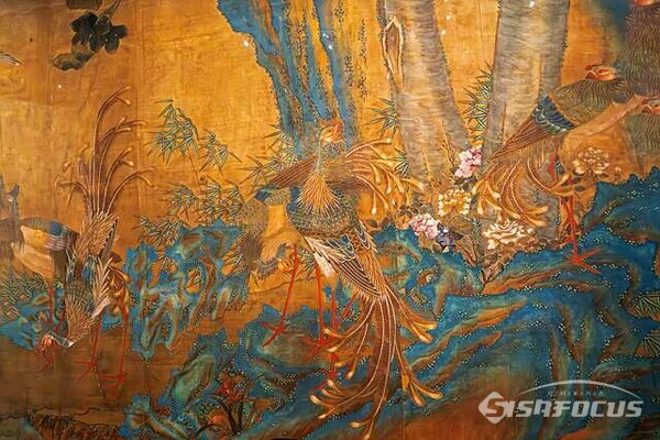 ‘봉황도(鳳凰圖)’는 1920년 오일영과 이용우가 공동으로 제작한 작품으로, 창덕궁 대조전 대청 동쪽 벽을 장식했던 벽화다. 사진 / 유우상 기자