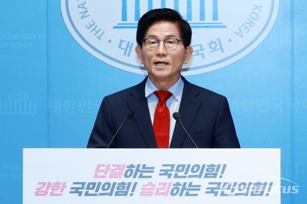 31일 김문수 당대표 후보가 기자회견을 하고 있다.(2)