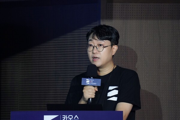 김형석 슈퍼크리에이티브 PD가 28일 서울 마포구 WDG 스튜디오 홍대에서 열린 ‘카오스 제로 나이트메어’ 미디어 시연회에서 게임 소개를 하고 있다. ⓒ스마일게이트