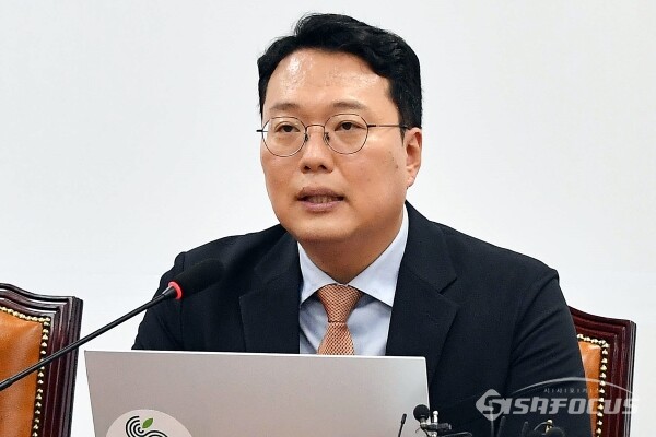 16일 천하람 개혁신당 원내대표가 발언을 하고 있다.