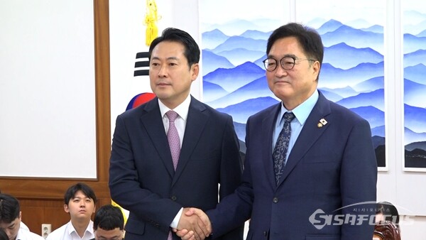 장동혁 국민의힘 대표가 2일 오전 국회의장실에서 우원식 의장을 접견하고 있다. 사진 / 김경민 기자