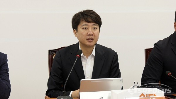 개혁신당 이준석 대표가 4일 오전 서울 여의도 국회에서 열린 최고위원회 회의에서 발언하고 있다. 사진 / 이 훈기자