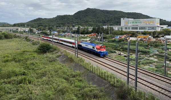 목포보성선 임시운행-리모델링 무궁화호 열차 전경. 사진/전남도청