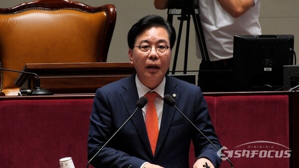 송언석 국민의힘 원내대표가 25일 오후 국회에서 열린 의원총회에서 발언하고 있다. 사진 / 이훈 기자