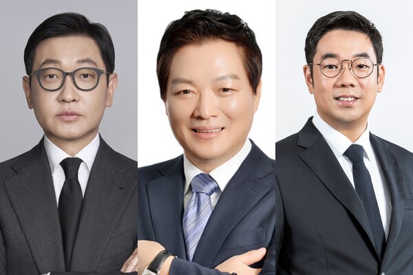 신세계가 8개 계열사 대표를 교체하고 두 명이 사장으로 승진했으며, 외부 전문가 영입과 젊은 리더 발탁이 동시에 이뤄진 정기 임원인사를 26일 단행했다. 문성욱 신세계라이브쇼핑 대표(좌), 박주형 신세계 대표, 제임스 장 지마켓 대표(우) ⓒ신세계그룹