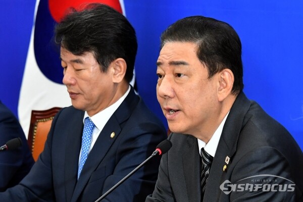 김병기 더불어민주당 원내대표가 지난 23일 서울 여의도 국회 본청에서 열린 원내대책회의에서 발언을 하고 있다. 사진 / 오훈 기자