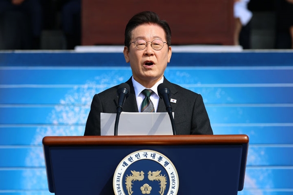 이재명 대통령이 1일 충남 계룡대에서 열린 건군 77주년 국군의 날 기념식에서 기념사를 하고 있다. ⓒ뉴시스