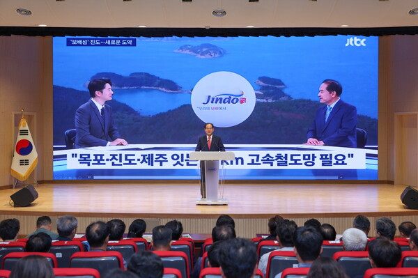진도 고속철도을 위한 김희수 군수 방송 인터뷰. 사진/진도군청