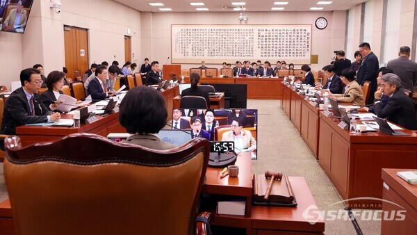 24일 오동운 고위공직자범죄수사처장이 의원의 질의에 답하고 있다.(3) [사진 / 오훈 기자]