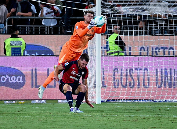 마르티네스, 훈련장 이동 중 차량으로 전동 휠체어 들이받아 81세 노인 사망. ⓒAP/뉴시스