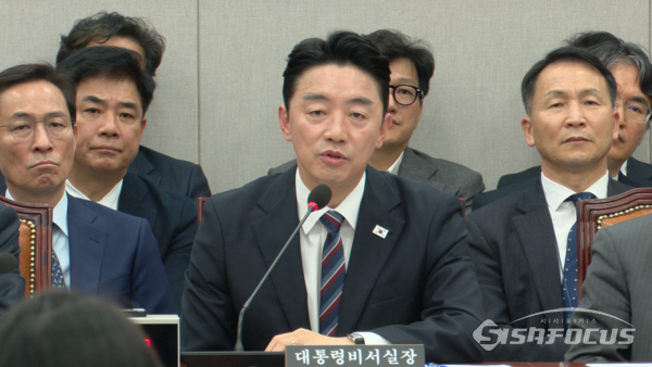 강훈식 대통령 비서실장이 6일 국회 운영위원회에서 열린 대통령실 국정감사에서 발언하고 있다. 사진 / 국회 6mm 풀단