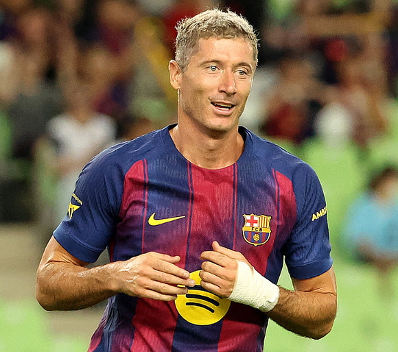 레반도프스키, 바르셀로나 이상의 제안 없다면 은퇴 가능성. ⓒ뉴시스