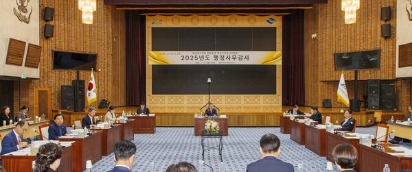 11일 문화환경위원회가 문화관광공사를 대상으로 2025년도 행정사무감사를 하고 있다.ⓒ경북도의회