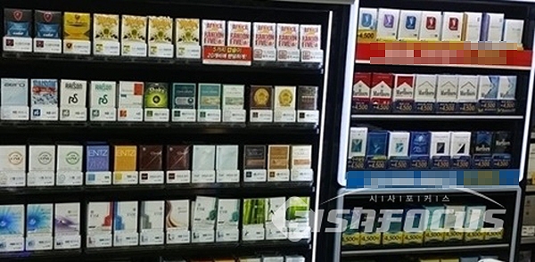 한 편의점의 담배 진열대 모습 / ⓒ시사포커스 DB