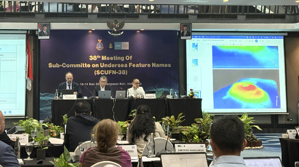 인도네시아 발리에서 개최 중인 제38차 해저지명소위원회(SCUFN)에서 한국이 제안한 해저지명을 심의하고 있는 모습 ⓒ해양수산부
