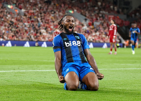 세메뇨, 지난 여름부터 지속된 이적설로 짜증. ⓒAFC 본머스