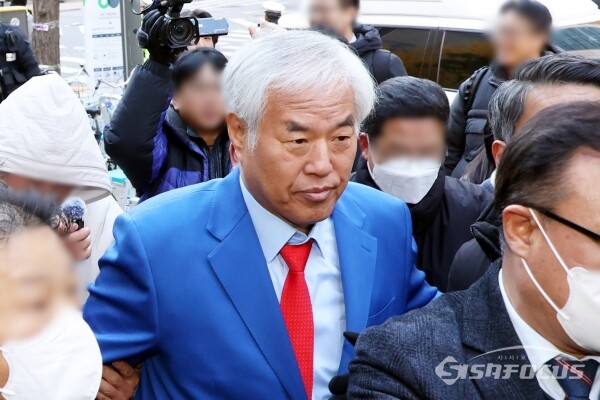 18일 전광훈 목사가 피의자 신분으로 출석하고 있다.(1)