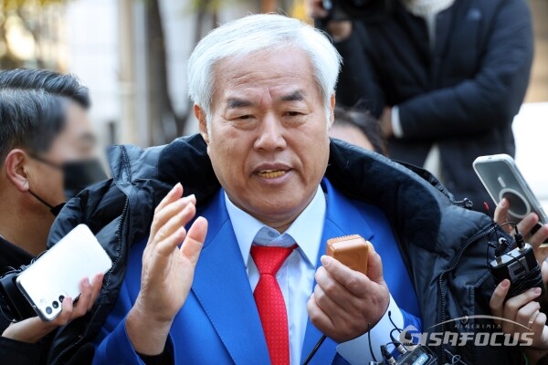 18일 전광훈 목사가 피의자 신분으로 출석하고 있다.(2)