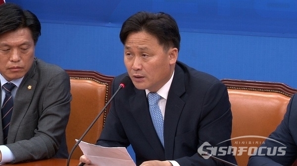 김영진 더불어민주당 의원이 발언하고 있다. 사진 / 김병철 기자