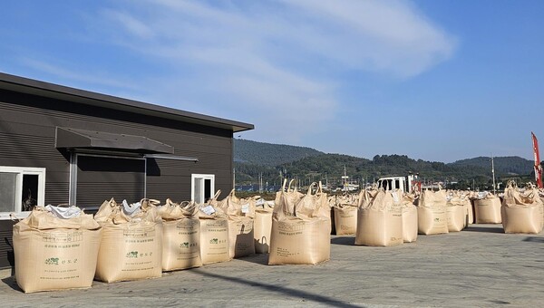 완도군이 2025년산 공공 비축미 3,000여 톤을 매입한다. 사진/완도군청