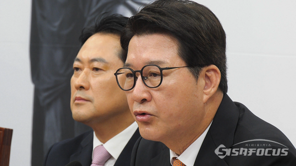 국민의힘 신동욱 수석 최고위원이 24일 오전 서울 여의도 국회에서 열린 최고위원회의에서 발언하고 있다. 사진 / 김경민 기자