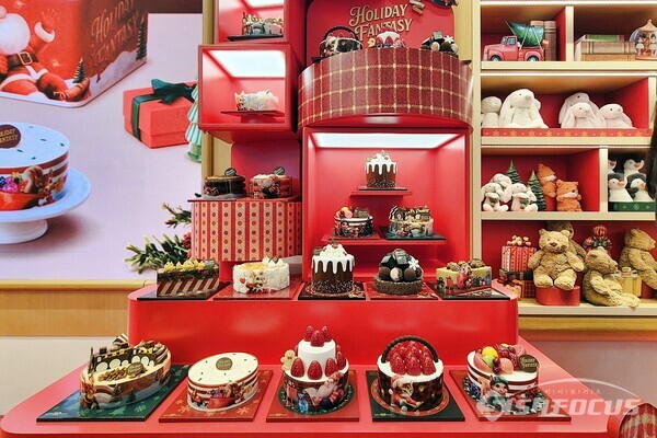 비알코리아는 서울 강남구 워크샵 by 배스킨라빈스에서 올해 크리스마스 케이크 18종을 공개했다. 비알코리아는 올해 크리스마스 케이크 부더 제과적 요소를 가미한 아이스크림을 선보였다.  (사진 / 강민 기자)