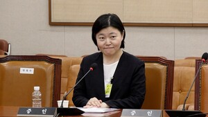증인으로 참석한 <b>임은정 검사</b>
