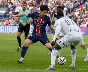 <b>이강인</b>, PSG서 <b>수비형 미드필더</b>로 <b>기용</b>?… 엔리케가 언급
