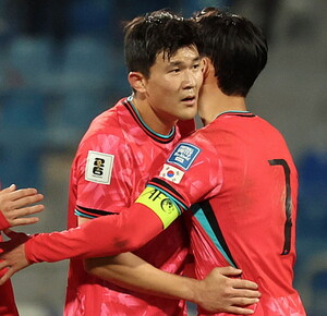 <b>김민재</b>, PSG 이적설 급부상…캄포스 단장과 에이전트 미팅
