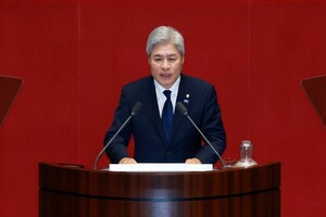 [포토] 비교섭단체 대표<b>연설</b>하는 서왕진 <b>조국혁신당</b> 원내대표
