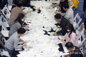 '124표 차' <b>충주시장</b> 선거 <b>재검표</b>, 오늘 오후 1시부터 진행